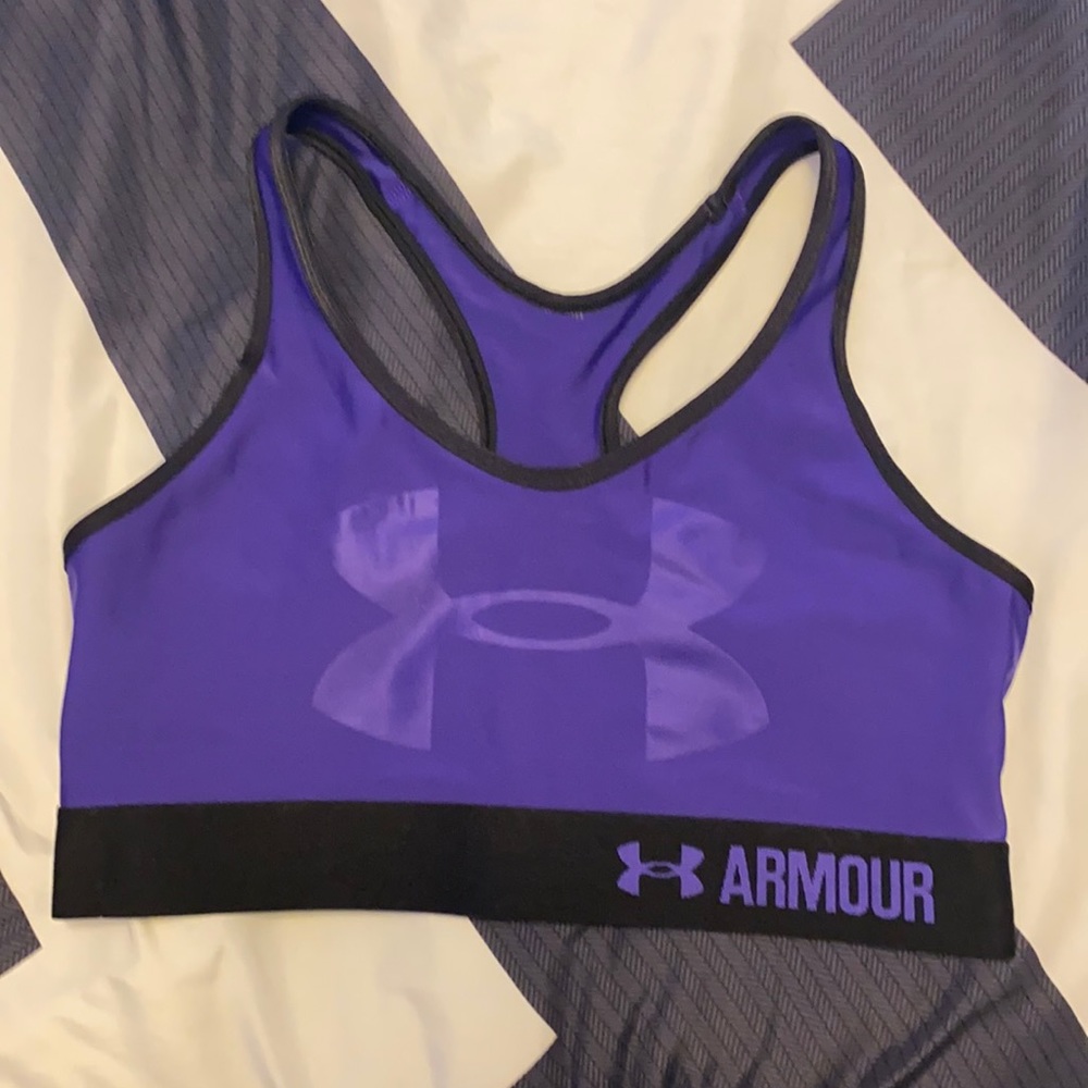 Under armor ladies sports bra. Perfect condition